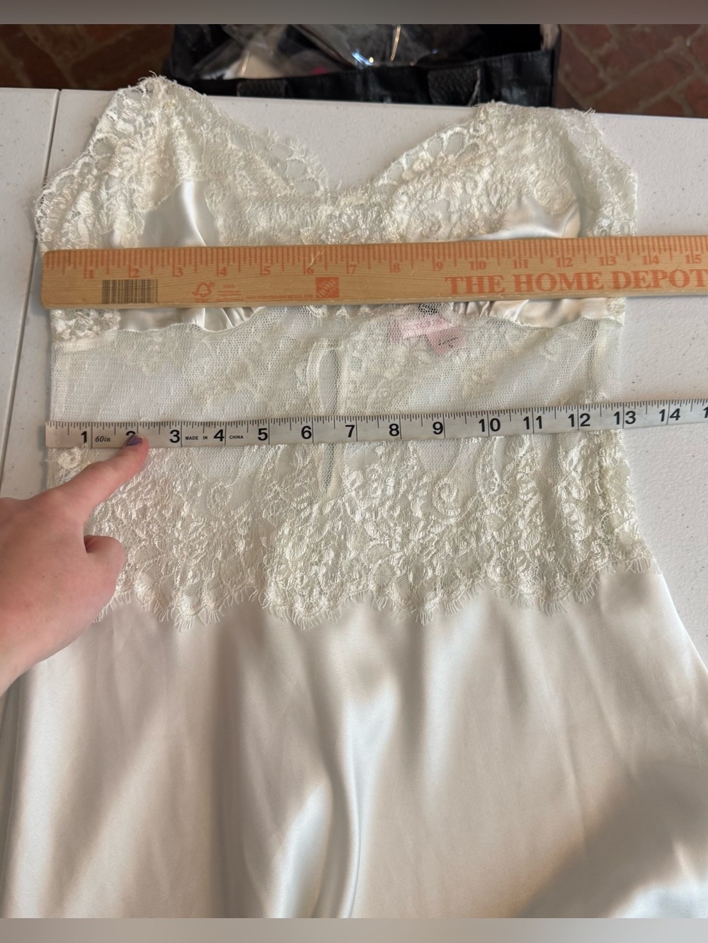 Victoria’s Secret Long Bridal Chantilly Lace Maxi Lace Dress size small 2004 - Picture 8 of 9